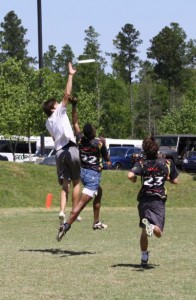 Men’s Ultimate frisbee team takes second in regionals, hopes for bid to nationals
