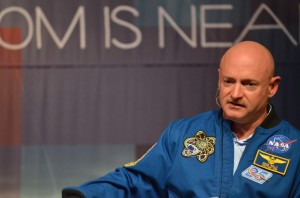 Retired astronaut Mark Kelly emphasizes persistence