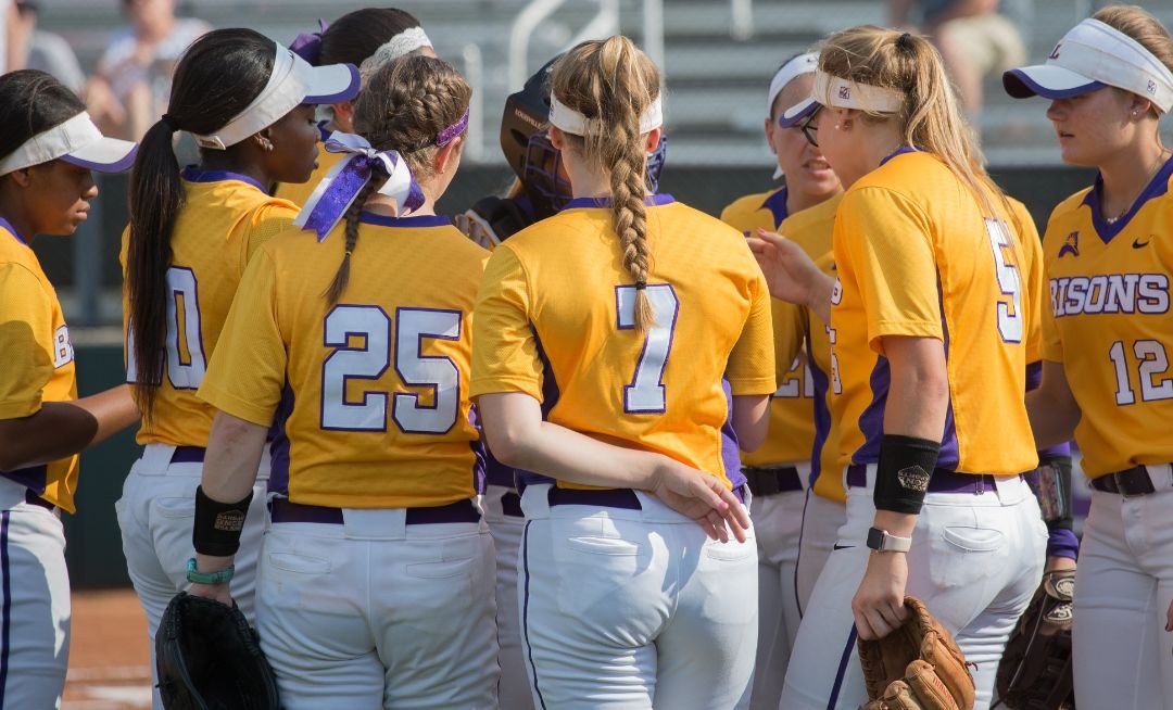 Softball swept by Kennesaw State on senior weekend