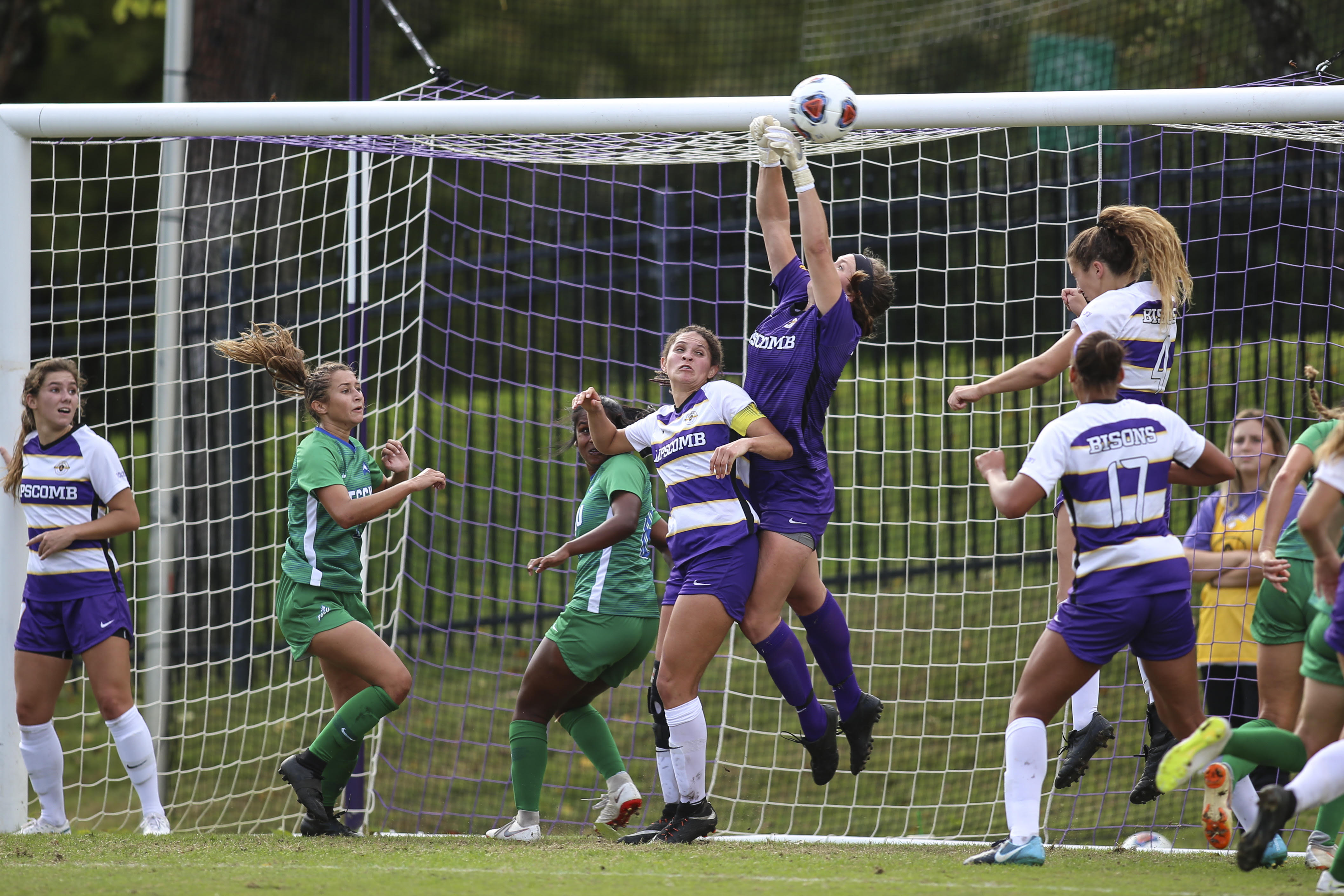 women’s soccer finally gets over FGCU hurdle, clinches NCAA