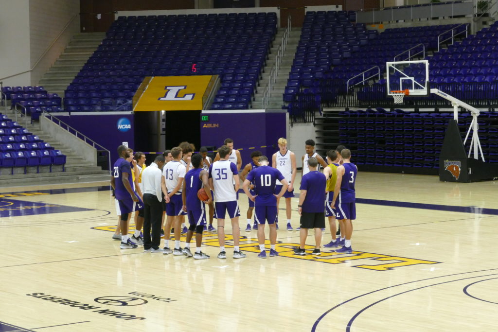 20192020 Season Preview Men's basketball starts with new