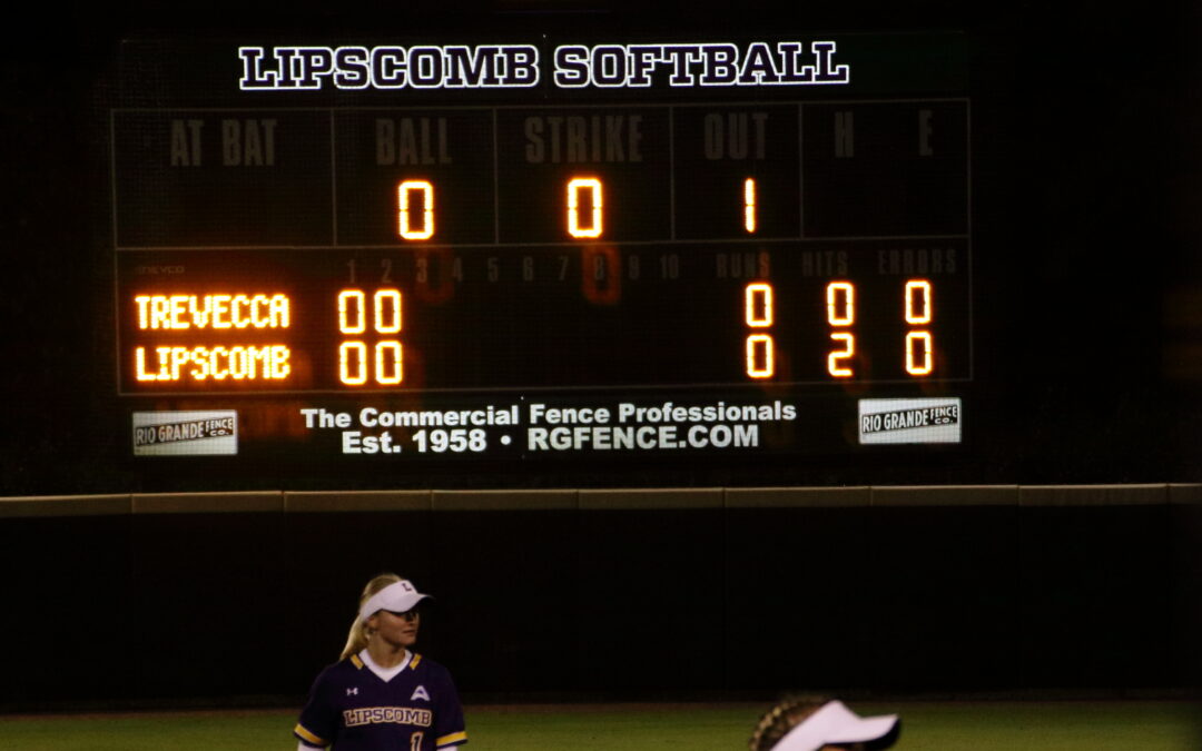 Softball closes out fall ball, ties Trevecca